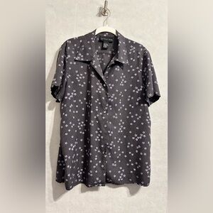 August Silk dark gray Short-Sleeve Shirt with Lavender Floral button down basic